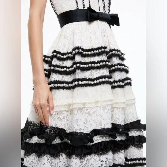 $3995 alice + oliviaDenita Bustier Ruffle Gown size 2